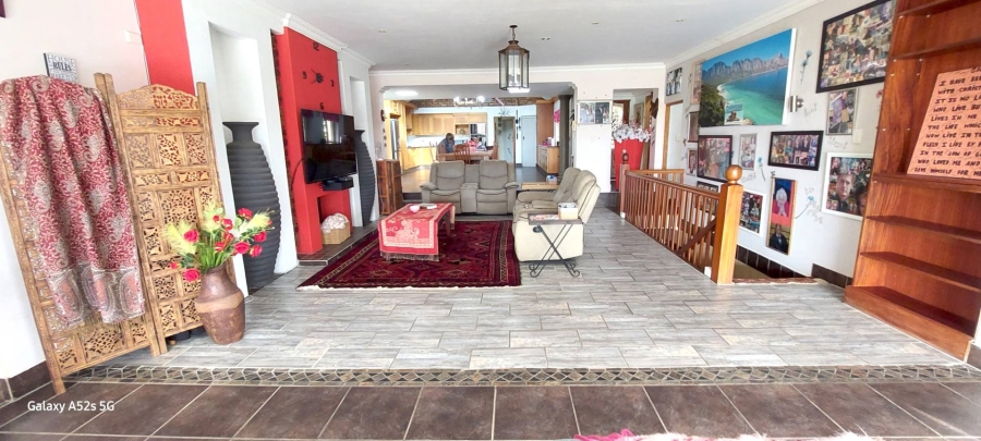 6 Bedroom Property for Sale in West Bank Eastern Cape